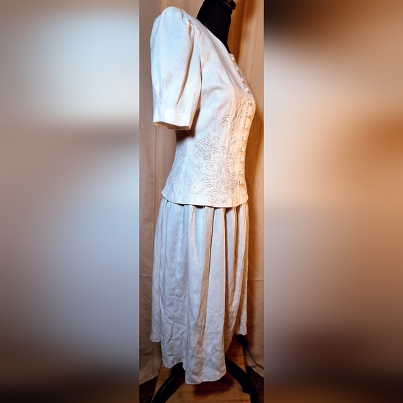 Vintage KARIN STEVENS Dress in a Delicate Pink With Embroidery and Bead Accents - Picture 2 of 8